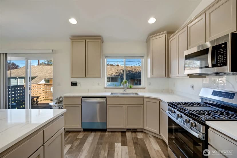Property photo for 1403 Baker Avenue, Everett photo 9