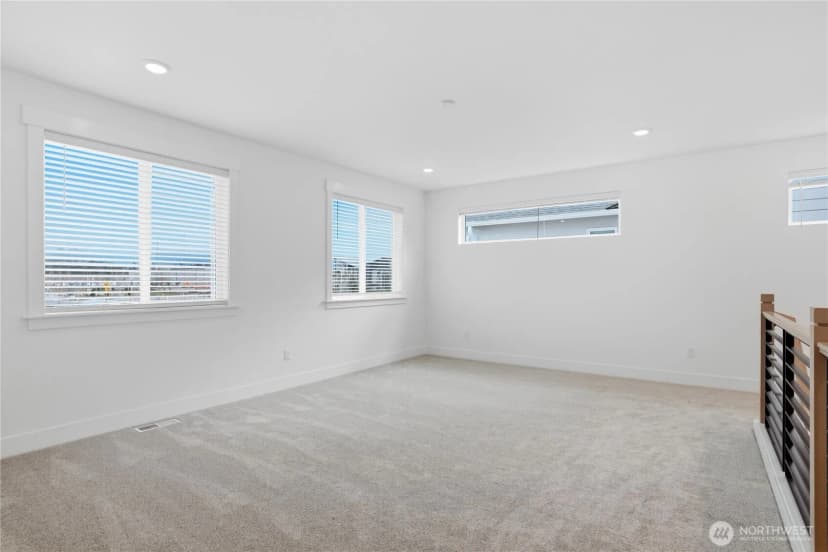 Property photo for 32411 Vine Avenue Se, Black Diamond photo 13