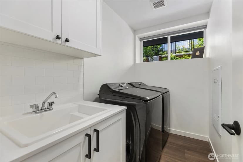 Property photo for 3418 A 23rd Avenue W, Seattle photo 22