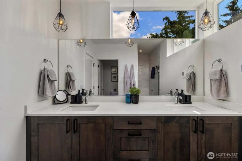 Property photo for 3418 A 23rd Avenue W, Seattle photo 16