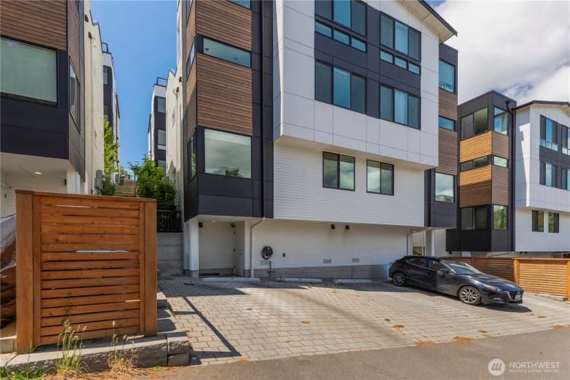 Property photo for 3418 A 23rd Avenue W, Seattle photo 33