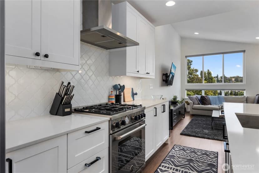 Property photo for 3418 A 23rd Avenue W, Seattle photo 26