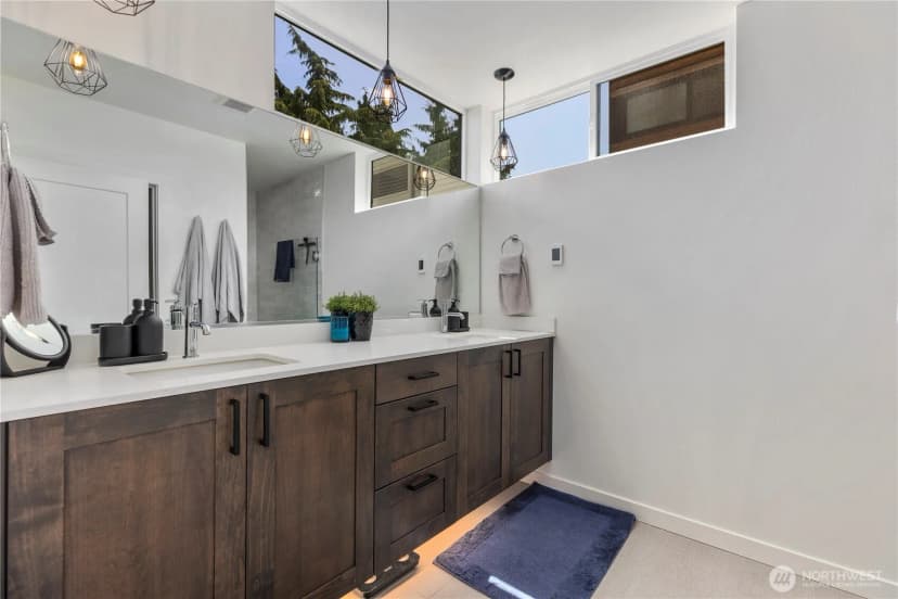 Property photo for 3418 A 23rd Avenue W, Seattle photo 15