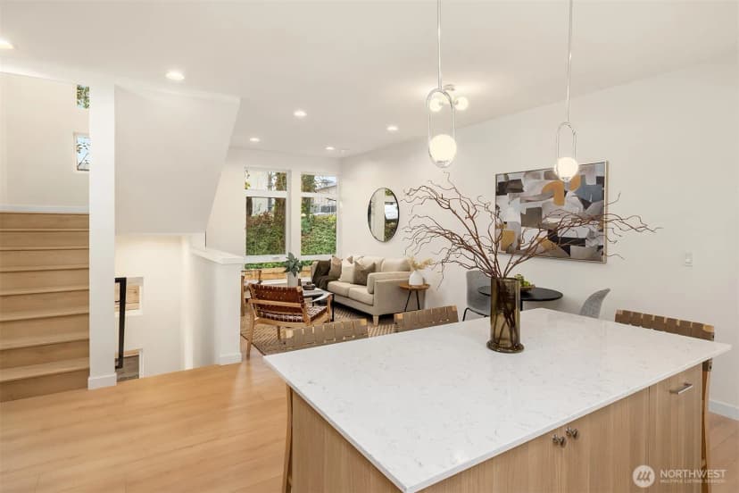 Property photo for 10817 11th Avenue Ne #b, Seattle photo 9