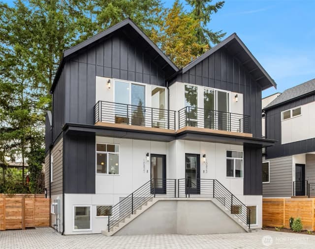 Property photo for 10817 11th Avenue Ne #b, Seattle photo 2