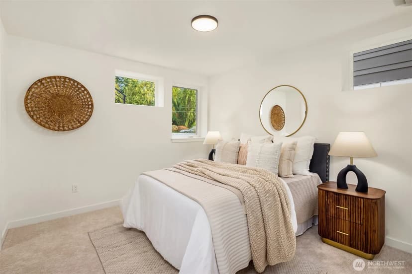 Property photo for 10817 11th Avenue Ne #b, Seattle photo 13