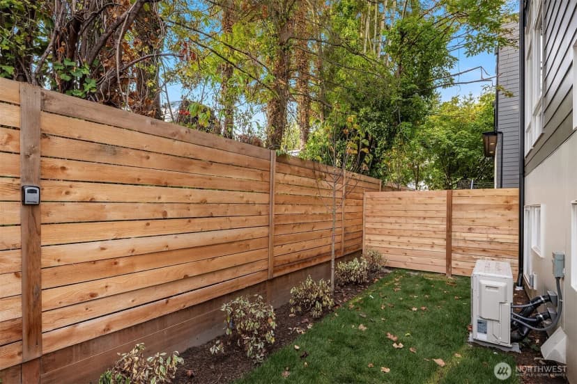 Property photo for 10817 11th Avenue Ne #b, Seattle photo 19