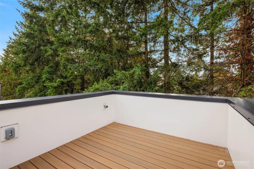 Property photo for 10817 11th Avenue Ne #b, Seattle photo 18