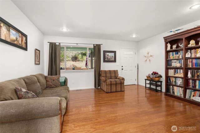 Property photo for 27 Otter Lane, Elma photo 5