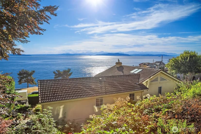 Property photo for 4400 Beach Drive Sw, Seattle photo 24