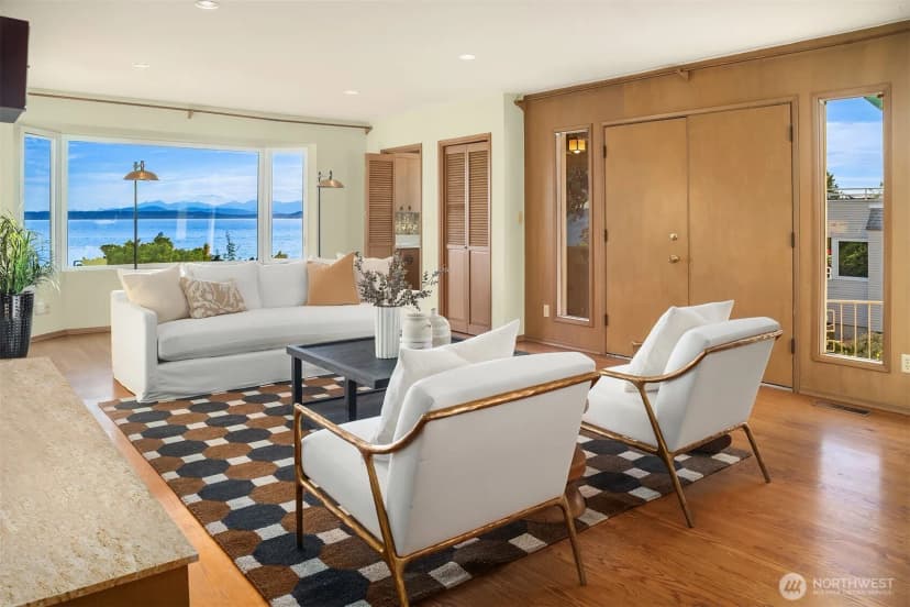 Property photo for 4400 Beach Drive Sw, Seattle photo 10