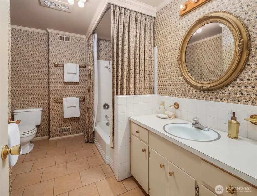 Property photo for 4400 Beach Drive Sw, Seattle photo 30