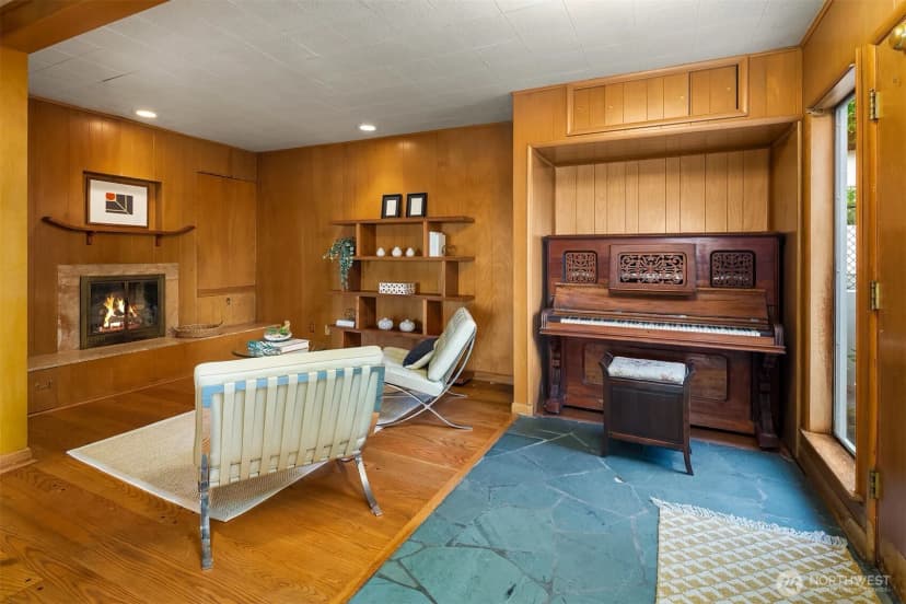 Property photo for 4400 Beach Drive Sw, Seattle photo 16