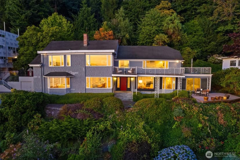Property photo for 4400 Beach Drive Sw, Seattle photo 4