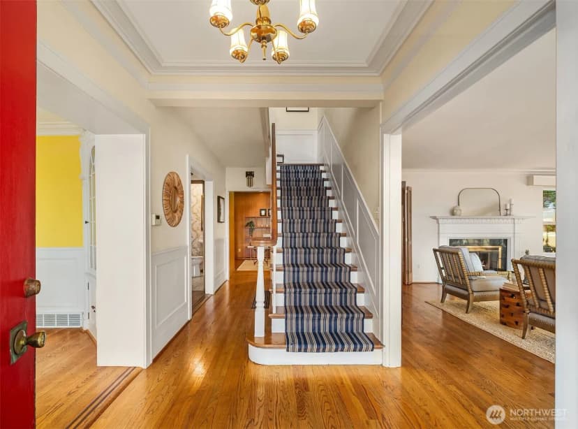 Property photo for 4400 Beach Drive Sw, Seattle photo 6