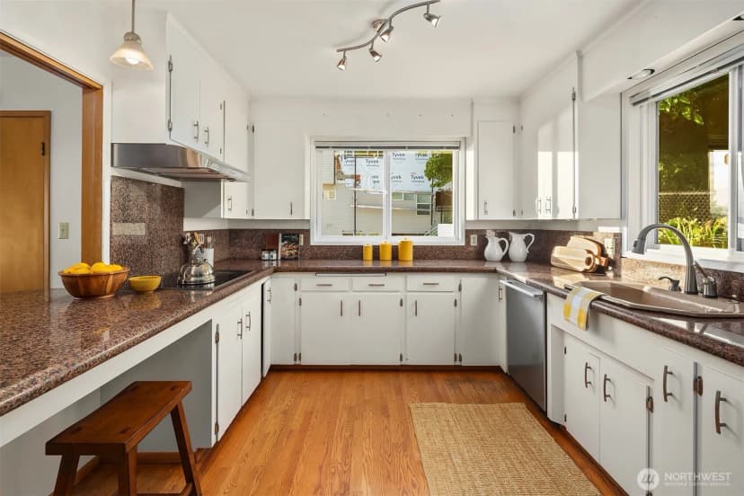 Property photo for 4400 Beach Drive Sw, Seattle photo 13