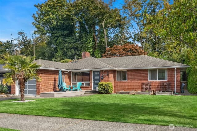 Property photo for 10622 9th Avenue Nw, Seattle photo 4
