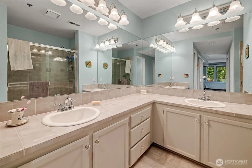 Property photo for 15929 67th Lane Ne #3, Kenmore photo 23
