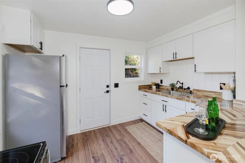 Property photo for 720 S Charleston Avenue, Bremerton photo 8
