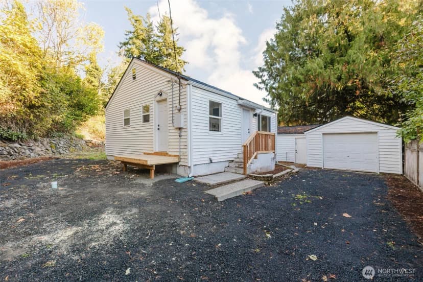 Property photo for 720 S Charleston Avenue, Bremerton photo 2