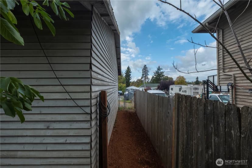 Property photo for 2640 S 128th Street, Burien photo 34