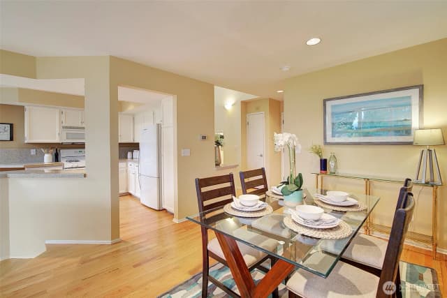 Property photo for 214 31st Avenue S, Seattle photo 5