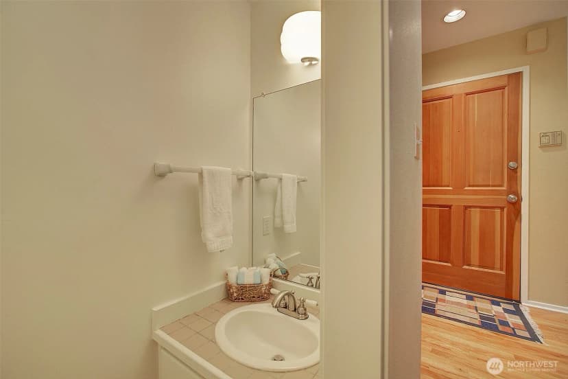 Property photo for 214 31st Avenue S, Seattle photo 16