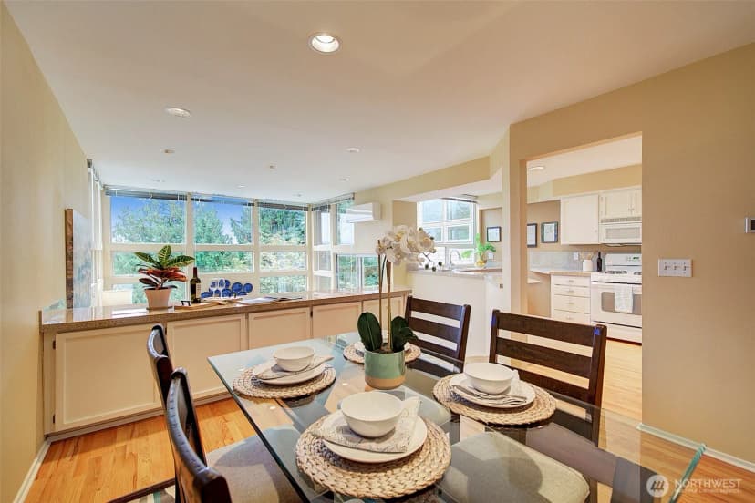 Property photo for 214 31st Avenue S, Seattle photo 4