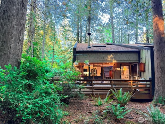 Property photo for 314 E Pointews Drive East, Shelton photo 2