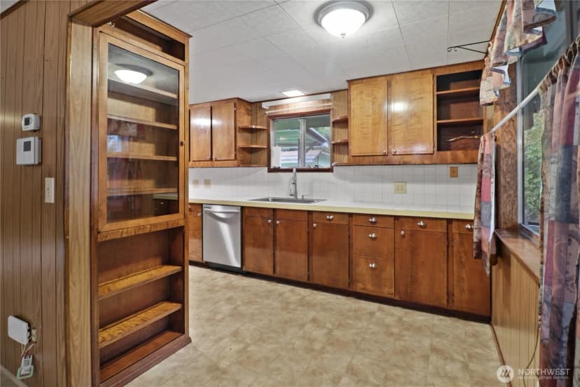 Property photo for 17042 Arborvitae Court Se, Yelm photo 10