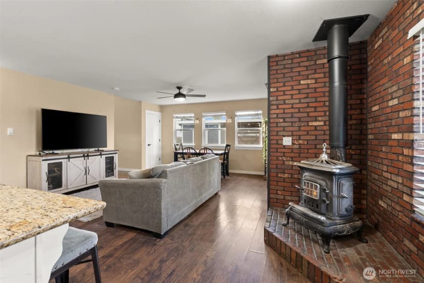 Property photo for 113 Ronge Street N, Roy photo 12