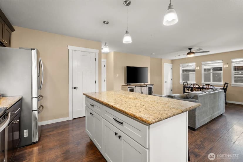 Property photo for 113 Ronge Street N, Roy photo 11