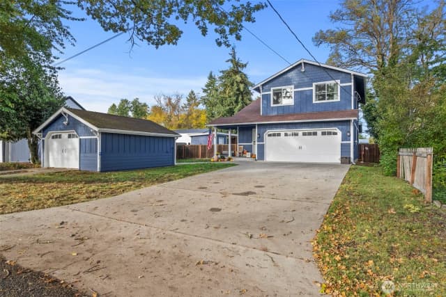 Property photo for 113 Ronge Street N, Roy photo 2