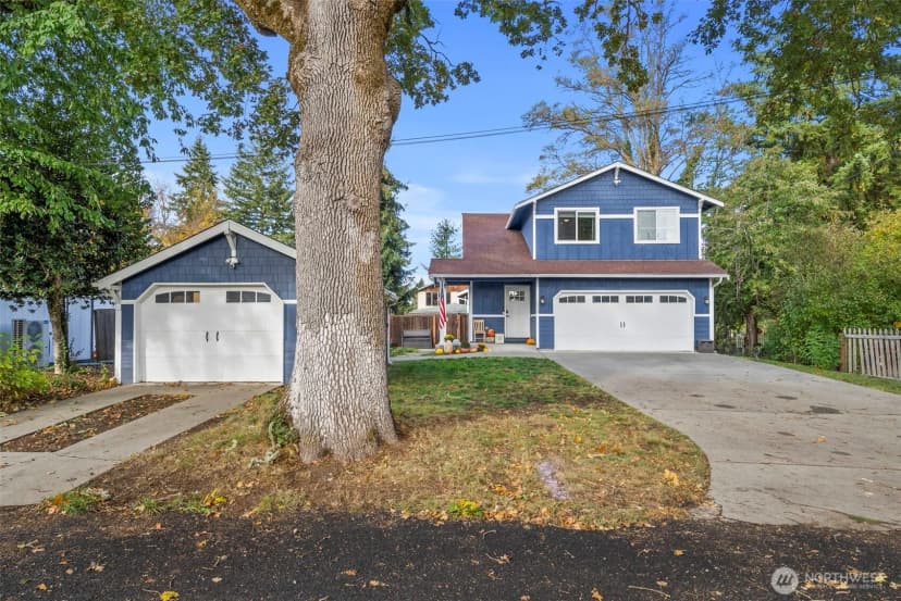 Property photo for 113 Ronge Street N, Roy