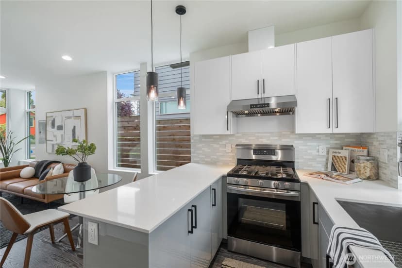 Property photo for 943 Nw 56th Street, Seattle photo 10