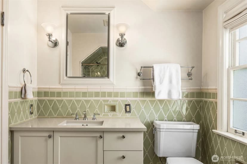 Property photo for 1268 Parkside Drive E, Seattle photo 22