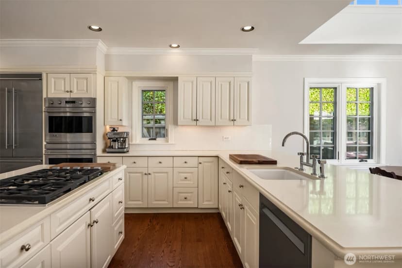 Property photo for 1268 Parkside Drive E, Seattle photo 10