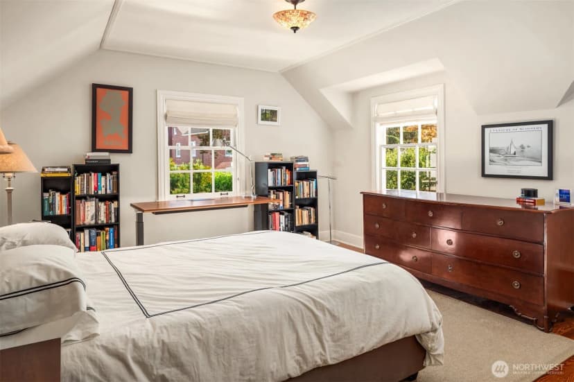 Property photo for 1268 Parkside Drive E, Seattle photo 19
