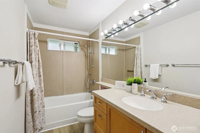 Property photo for 3225 165th Avenue Se, Bellevue photo 16