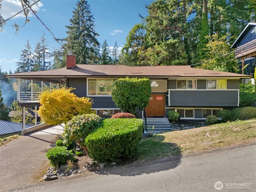 Property photo for 3225 165th Avenue Se, Bellevue photo 2