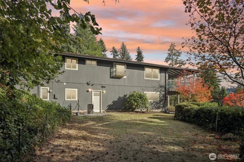 Property photo for 3225 165th Avenue Se, Bellevue photo 27