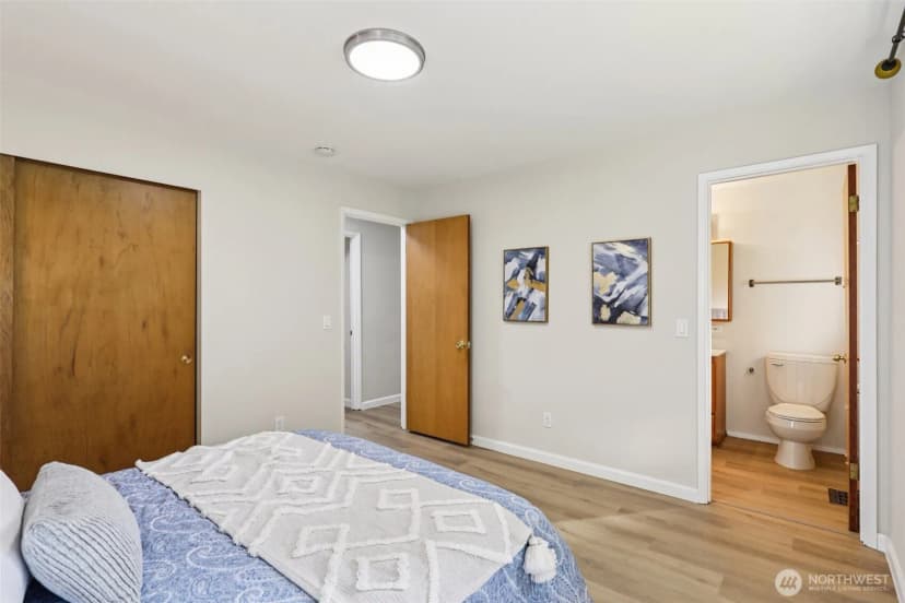 Property photo for 3225 165th Avenue Se, Bellevue photo 12
