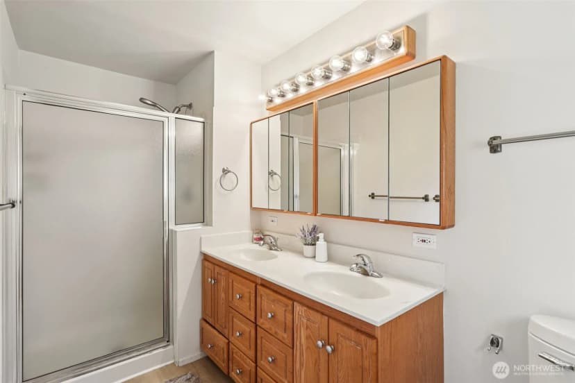 Property photo for 3225 165th Avenue Se, Bellevue photo 13