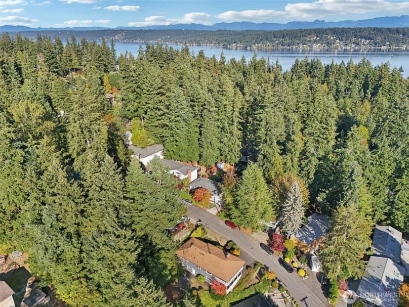 Property photo for 3225 165th Avenue Se, Bellevue photo 32