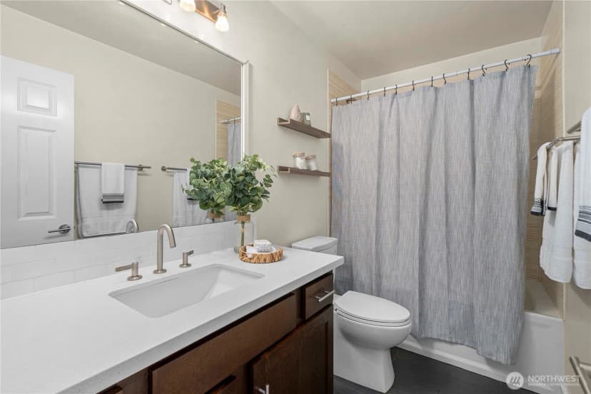 Property photo for 13827 Macadam Road S, Tukwila photo 17