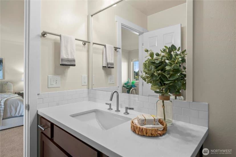 Property photo for 13827 Macadam Road S, Tukwila photo 18