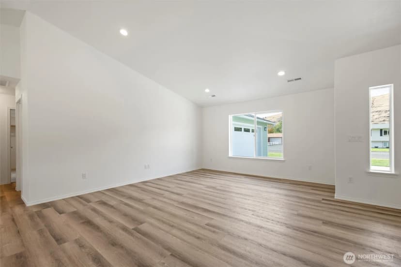 Property photo for 15077 S 5th Street, Dayton photo 6