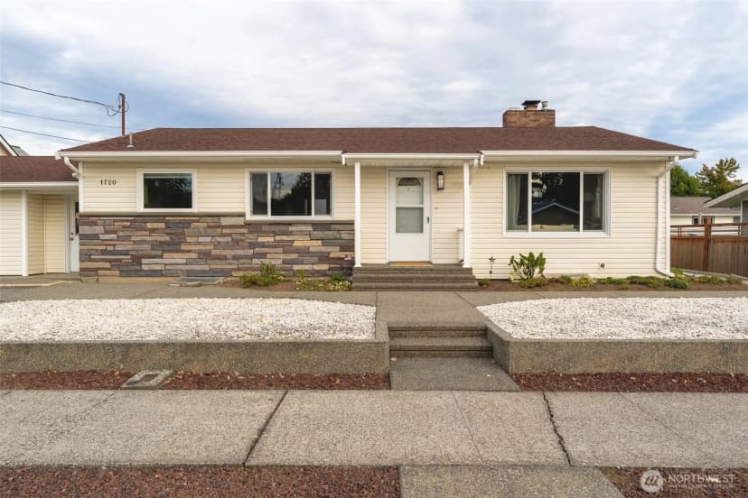 Property photo for 1720 E Street, Lynden photo 38
