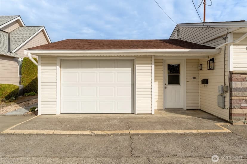 Property photo for 1720 E Street, Lynden photo 37