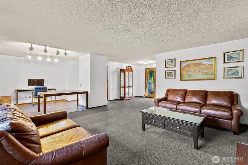 Property photo for 19815 95th Avenue S, Renton photo 8